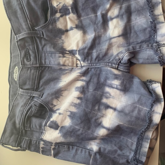 Old Navy shorts - Picture 2 of 3